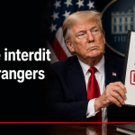 Trump brandissant l ordre du Department of Commerce bannissant Anthropic Claude